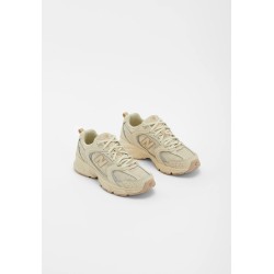 New Balance MR530 UNISEX Baskets basses beige