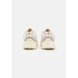 New Balance MR530 UNISEX Baskets basses bone