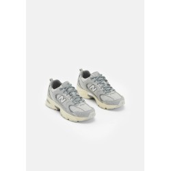 New Balance MR530 UNISEX Baskets basses grey