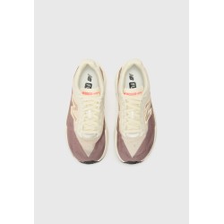 New Balance FUELCELL REBEL V5 Chaussures de running sur route angora