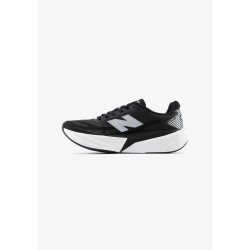 New Balance FUELCELL REBEL V5 Chaussures de running sur route black white