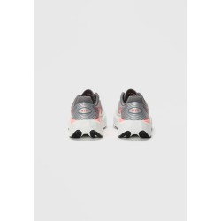 New Balance FUELCELL REBEL V5 Chaussures de running sur route grapefruit