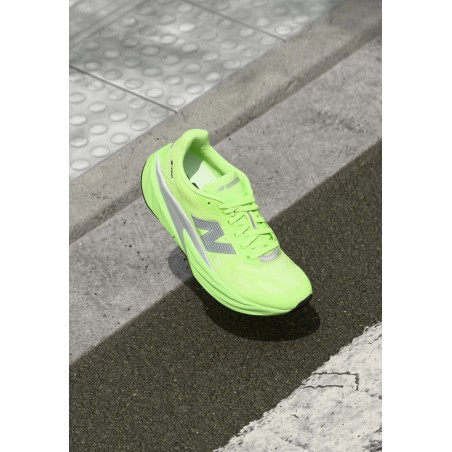 New Balance FUELCELL REBEL V5 Chaussures de running sur route lab green