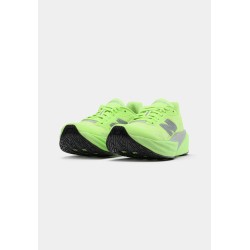 New Balance FUELCELL REBEL V5 Chaussures de running sur route lab green
