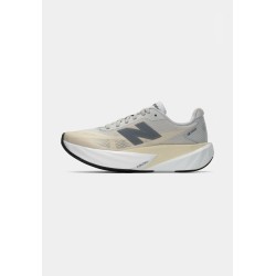 New Balance FUELCELL REBEL V5 Chaussures de running sur route linen