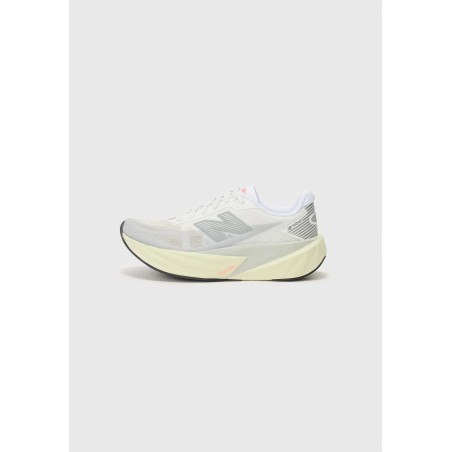 New Balance FUELCELL REBEL V5 Chaussures de running sur route raincloud