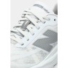 New Balance FUELCELL REBEL V5 Chaussures de running sur route white/silver-coloured metallic