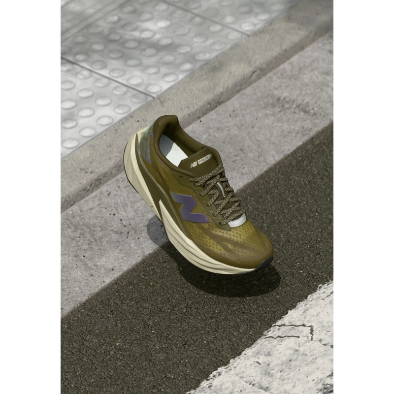 New Balance FUELCELL REBEL V5 Chaussures de running sur route woodland