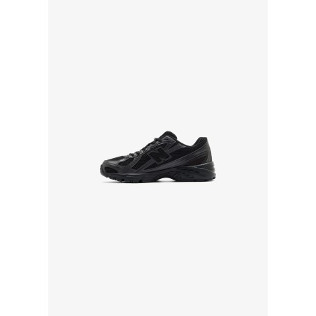 New Balance U740 UNISEX Baskets basses black