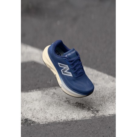 New Balance FRESH FOAM X MORE V6 Chaussures de running sur route dream state