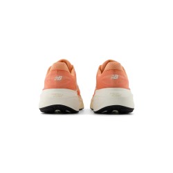New Balance FRESH FOAM X MORE V6 Chaussures de running sur route peach nectar