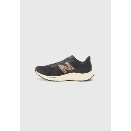 New Balance FRESH FOAM ARISHI V4 Chaussures de running sur route black cement