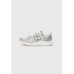 New Balance FRESH FOAM ARISHI V4 Chaussures de running sur route raincloud
