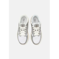 New Balance FRESH FOAM ARISHI V4 Chaussures de running sur route silver metallic